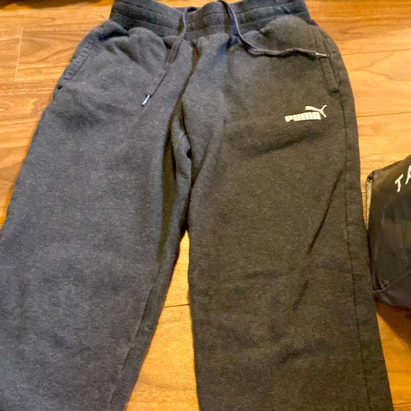 Nice sweatpants to have for a relaxing night/day - Picture 1 of 2